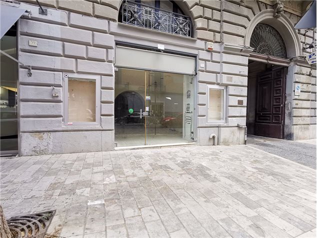 >Locale commerciale Caserta